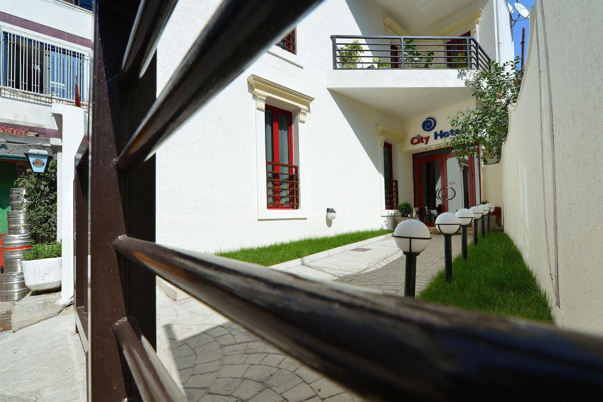 City 5 Hotel Tirana Exterior foto
